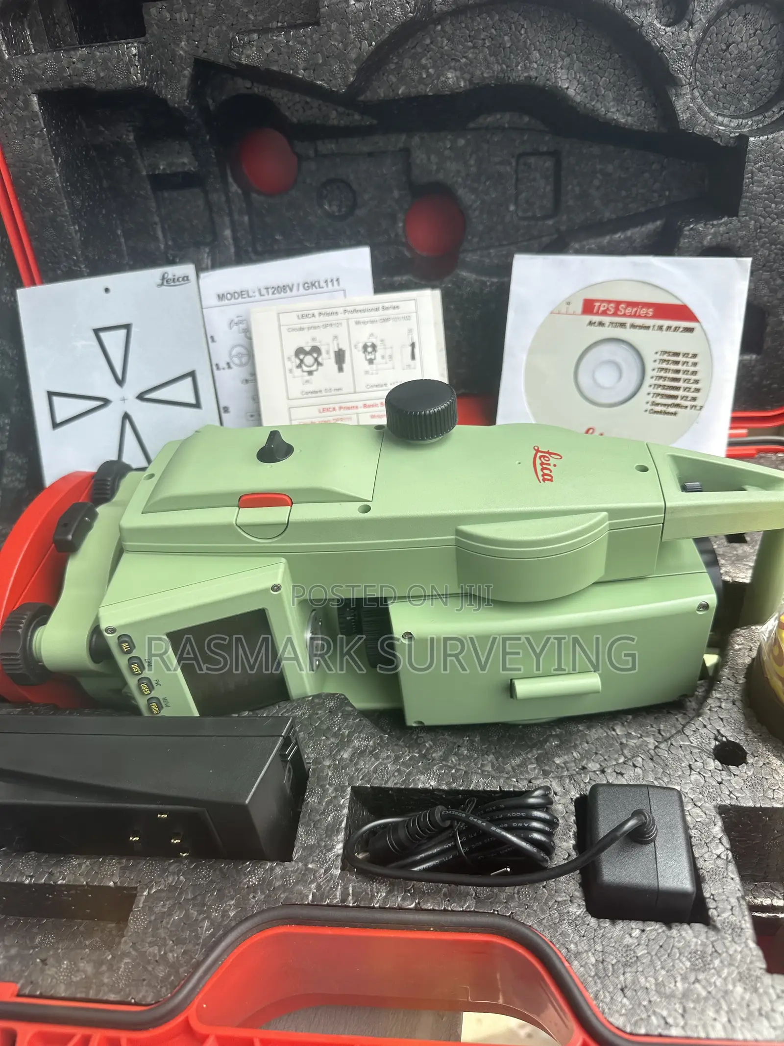 LEICA TCR702 2” With Complete Accessories (Like New)