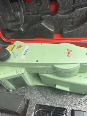 LEICA TCR702 2” With Complete Accessories (Like New)