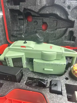 LEICA TCR702 2” With Complete Accessories (Like New)