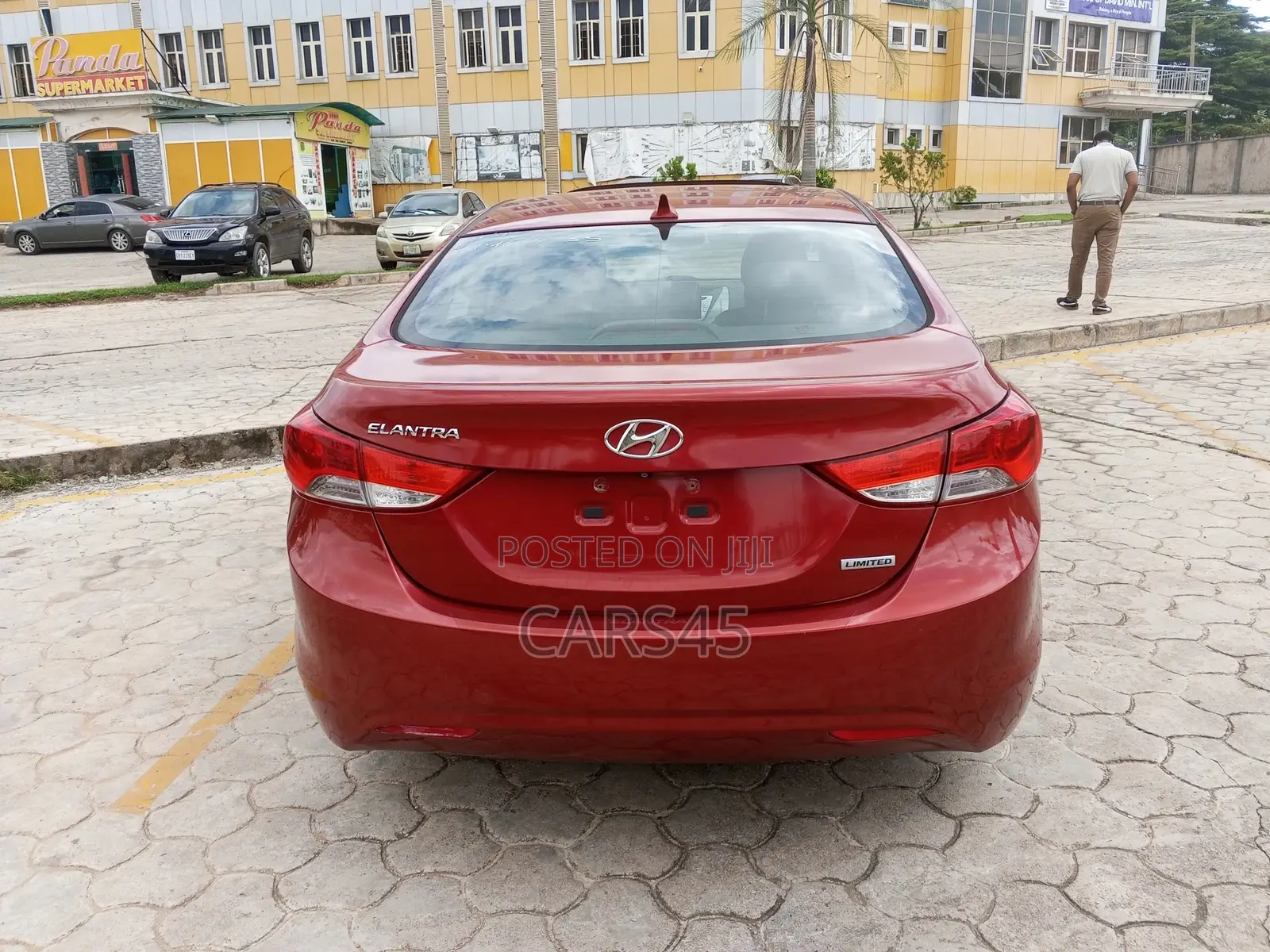 Hyundai Elantra 2012 Red