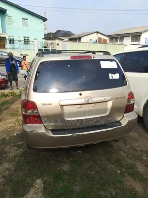Toyota Highlander 2005 Gold