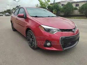 Toyota Camry SE 4dr Sedan (2.5L 4cyl 6A) 2014 Red