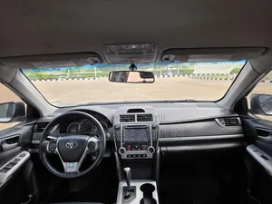 Toyota Camry SE 4dr Sedan (2.5L 4cyl 6A) 2014 White