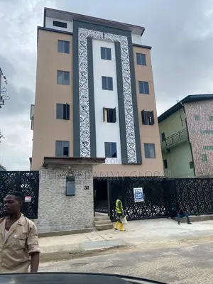 3bdrm Apartment in Kings Manor, Alagomeji for rent
