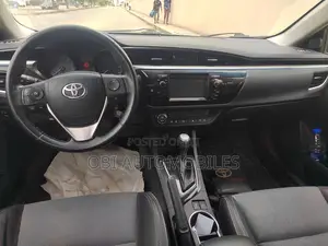 Toyota Corolla S 4dr Sedan (1.8L 4cyl CVT) 2014 Silver