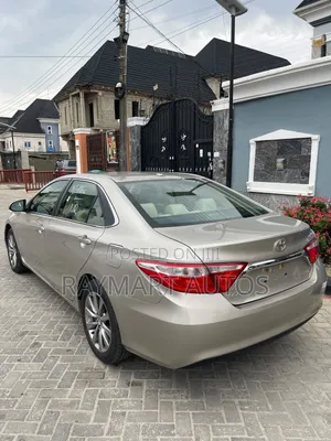 Toyota Camry 2016 Gold