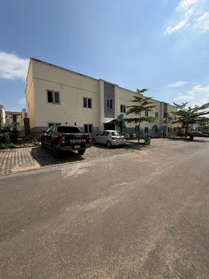3bdrm Apartment in Lifecamp Abuja for sale