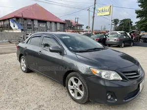 Toyota Corolla LE 4dr Sedan (1.8L 4cyl 4A) 2013 Gray