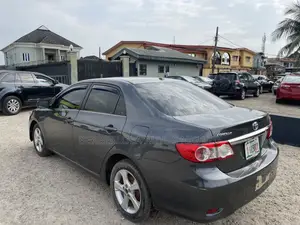 Toyota Corolla LE 4dr Sedan (1.8L 4cyl 4A) 2013 Gray