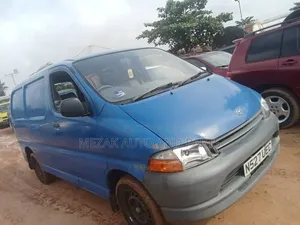 Toyota HiAce 2000 Blue