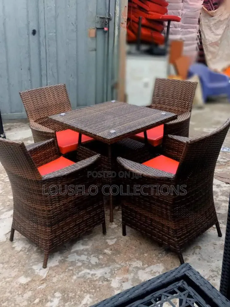 Quality 4 Seaters Single Ranta With Table