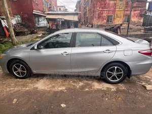 Toyota Camry LE 4dr Sedan (2.5L 4cyl 6A) 2016 Silver