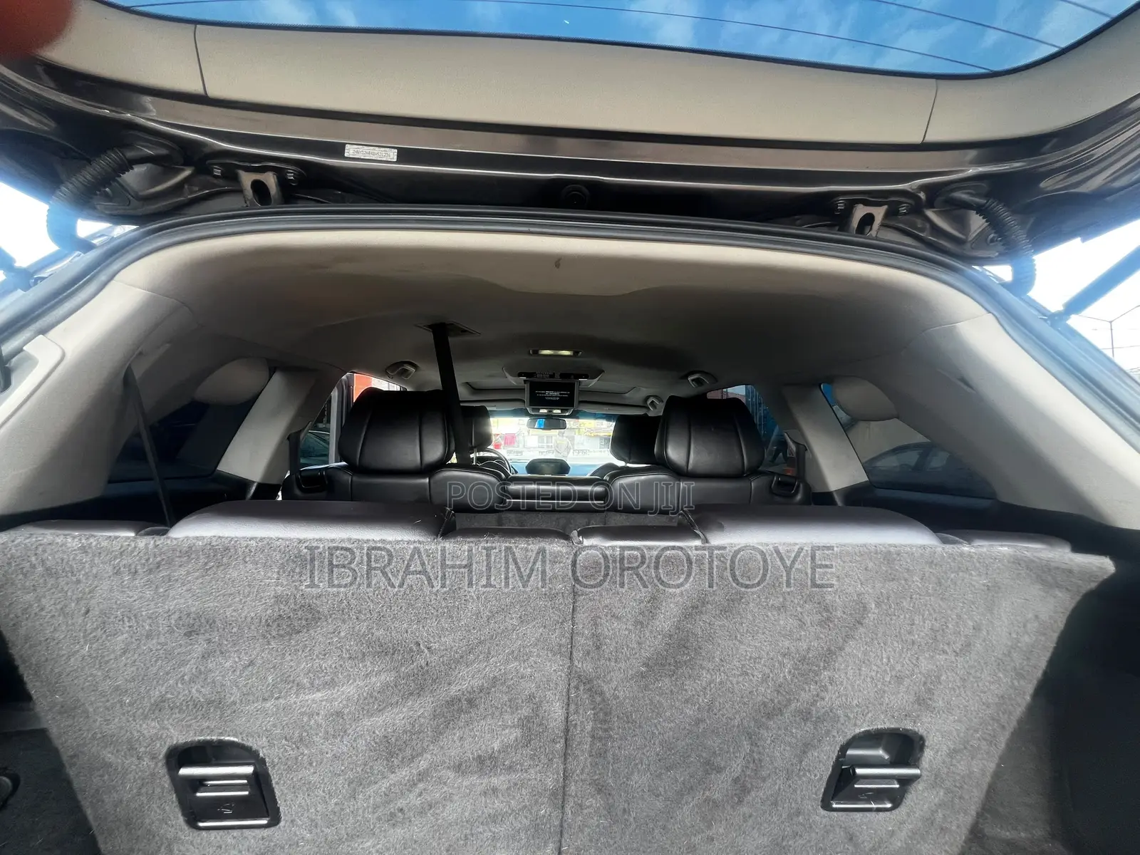 Acura MDX Technology Package SUV AWD (3.7L 6cyl 6A) 2011 Gray