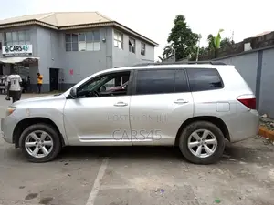 Toyota Highlander 2010 Gold