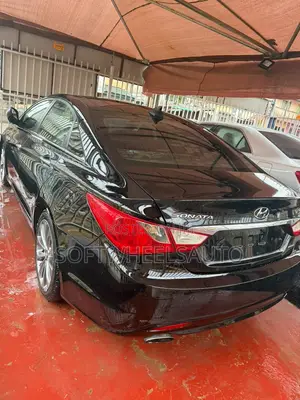Hyundai Sonata SE 2.0T Sedan FWD (2.0L 4cyl 6A) 2012 Black