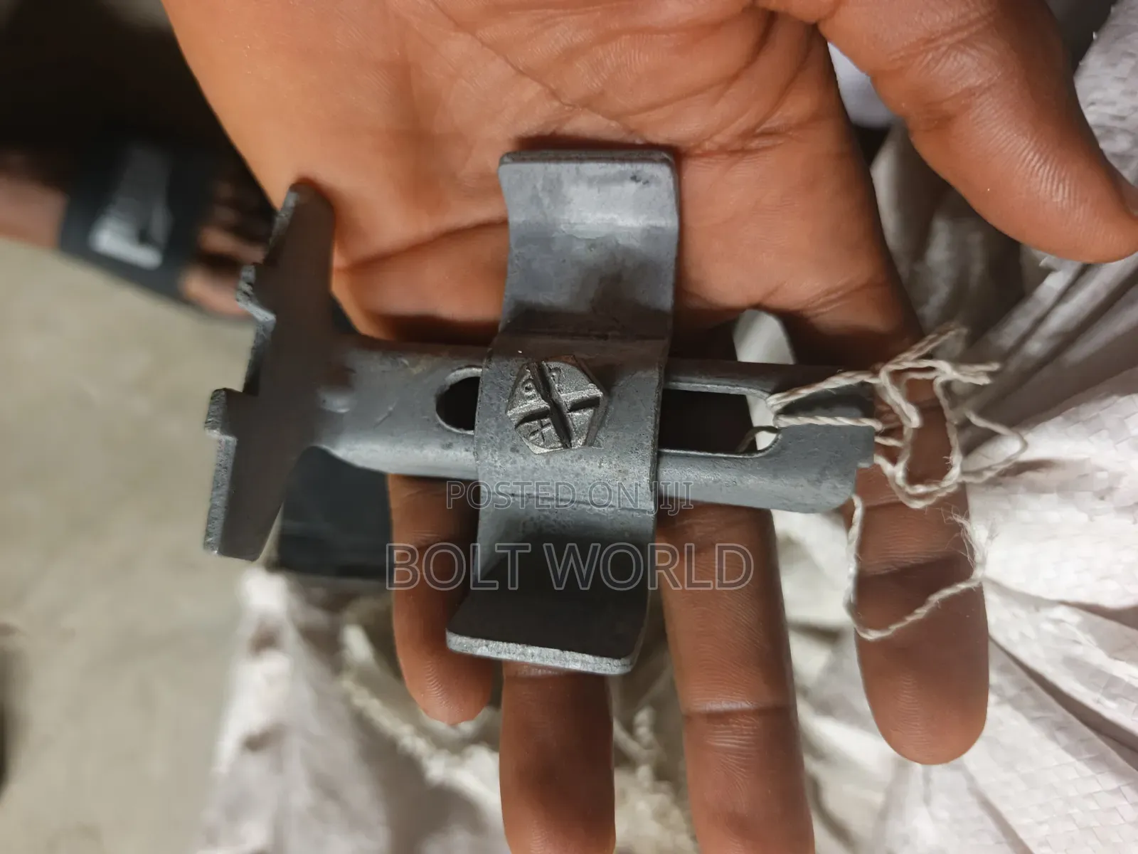 Grating Clip