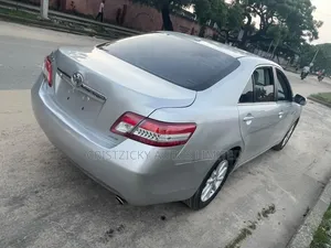 Toyota Camry 2010 Silver