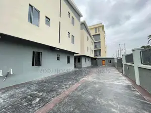 2bdrm Apartment in Lekki Phase 1 for rent