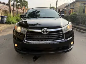 Toyota Highlander Limited Platinum 4dr SUV AWD (3.5L 6cyl 6A) 2015