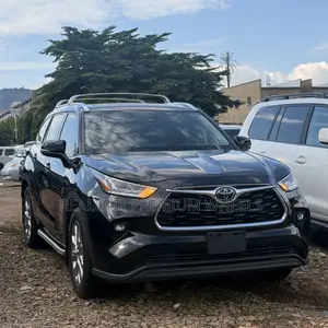 Toyota Highlander Limited 2021 Black