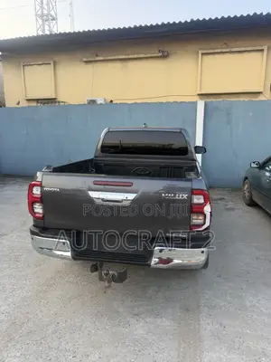 Toyota Hilux 2022 Gray