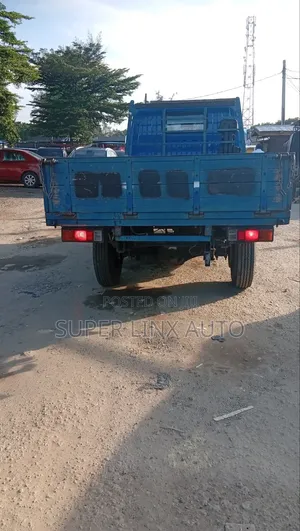 Mitsubishi Canter 2004 Blue