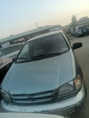 Toyota Sienna 2000 Green