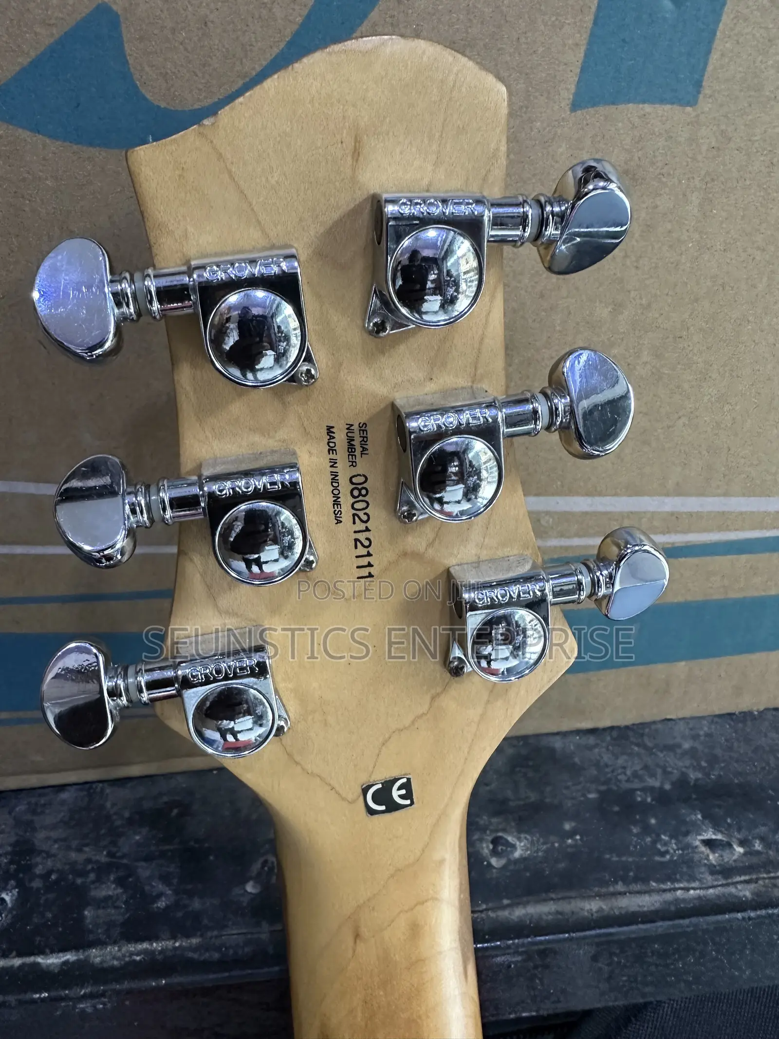 Quality Rogue Les Paul Style Guitar