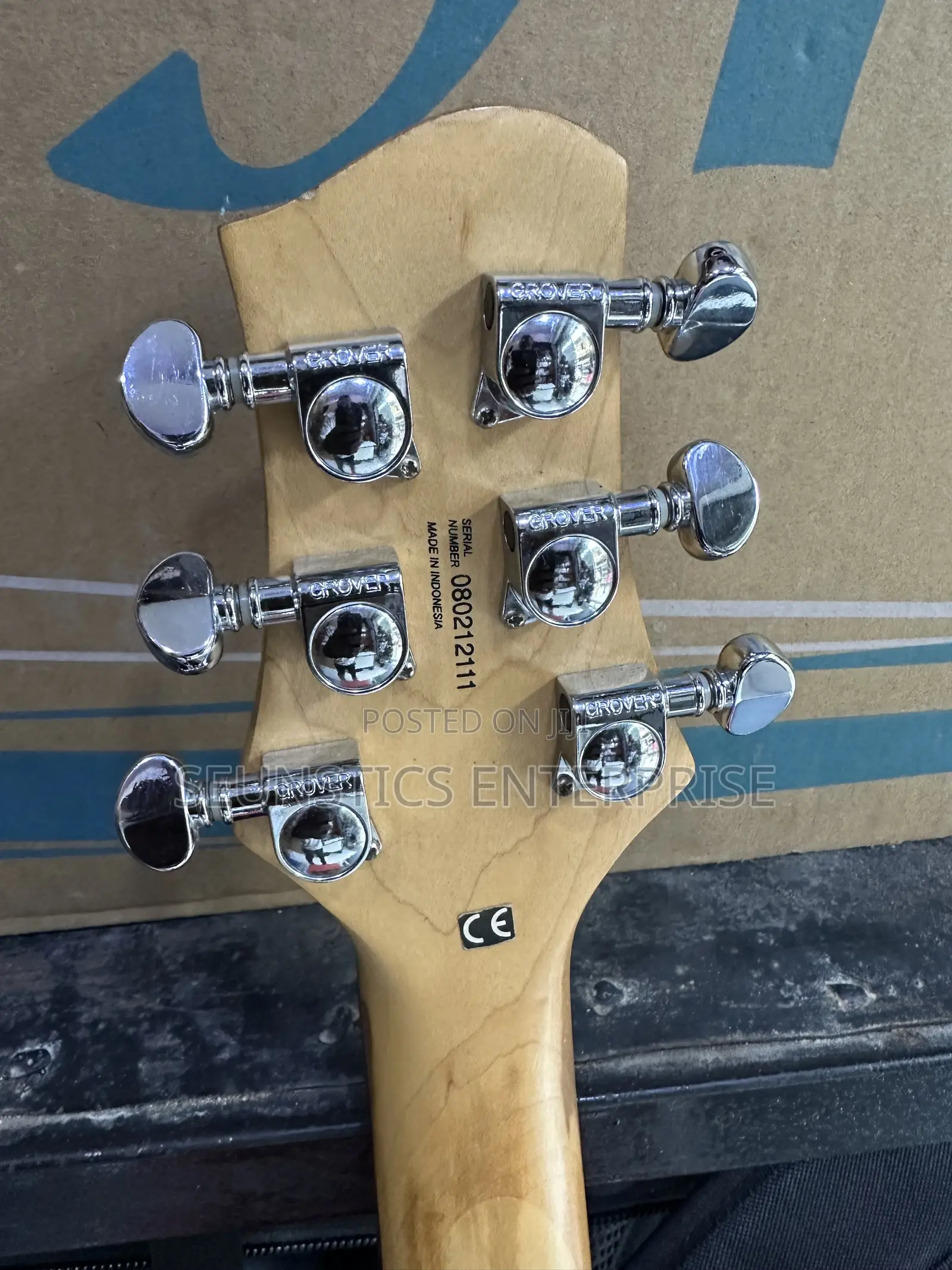 Quality Rogue Les Paul Style Guitar