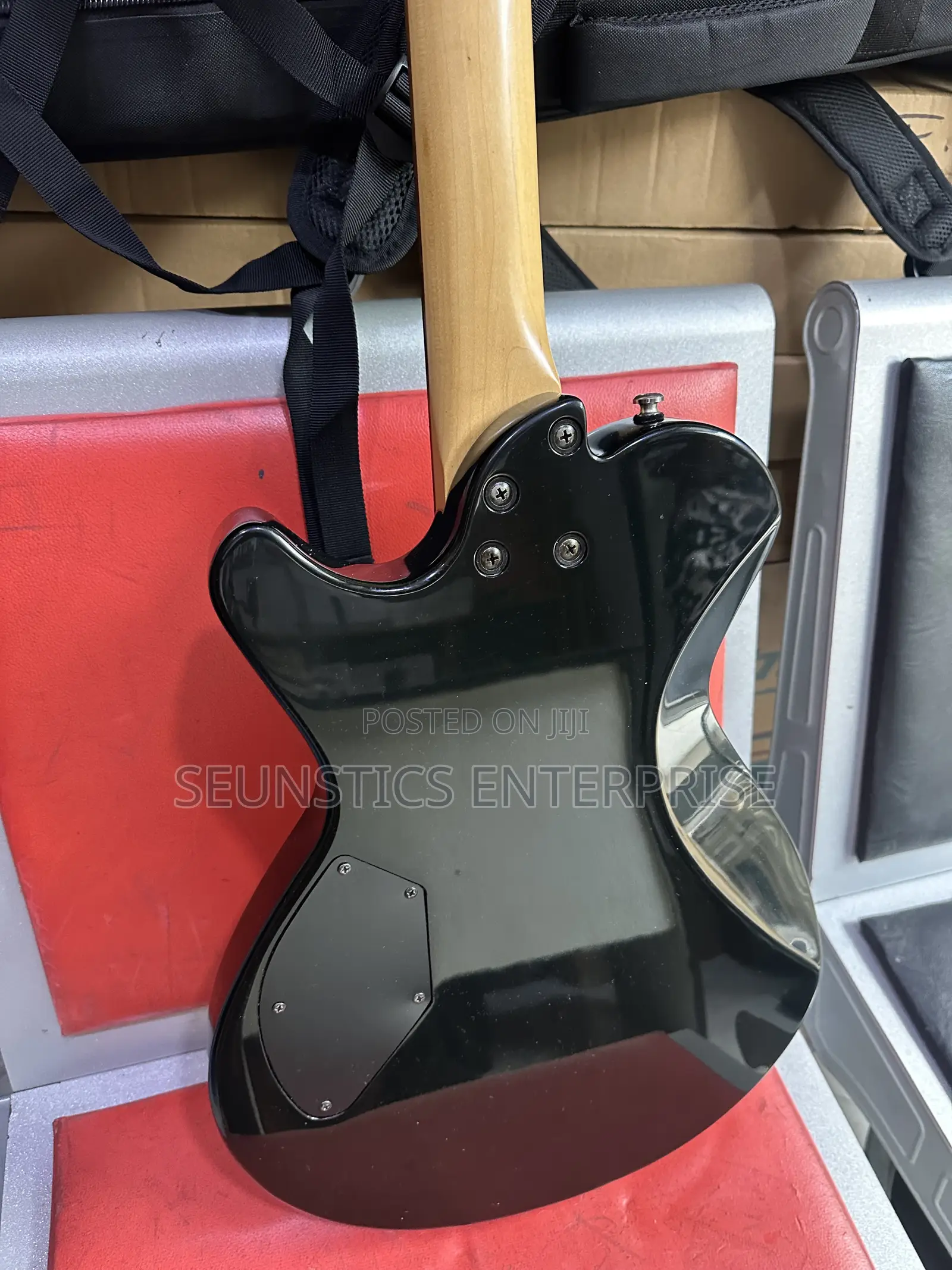 Quality Rogue Les Paul Style Guitar