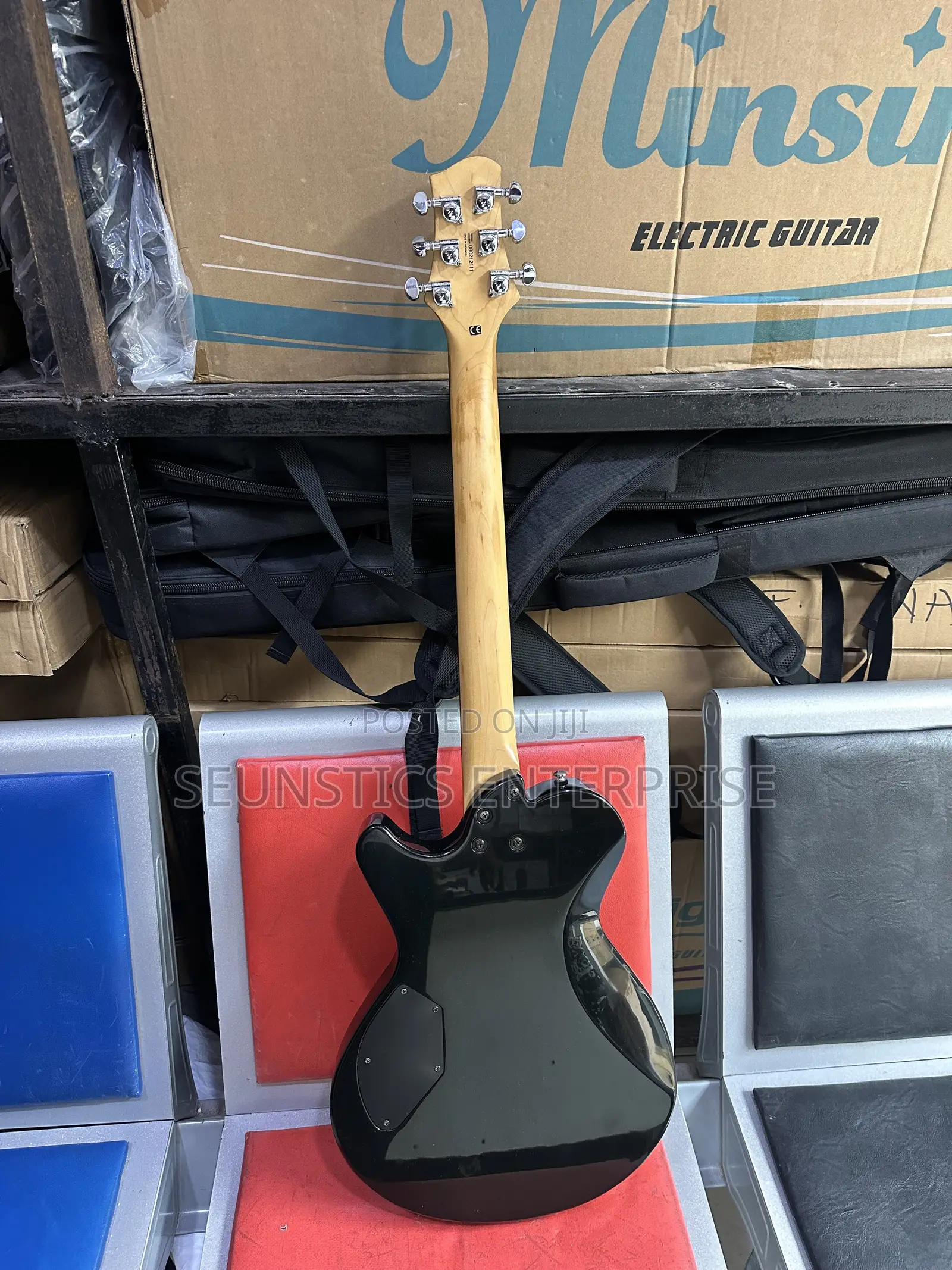 Quality Rogue Les Paul Style Guitar
