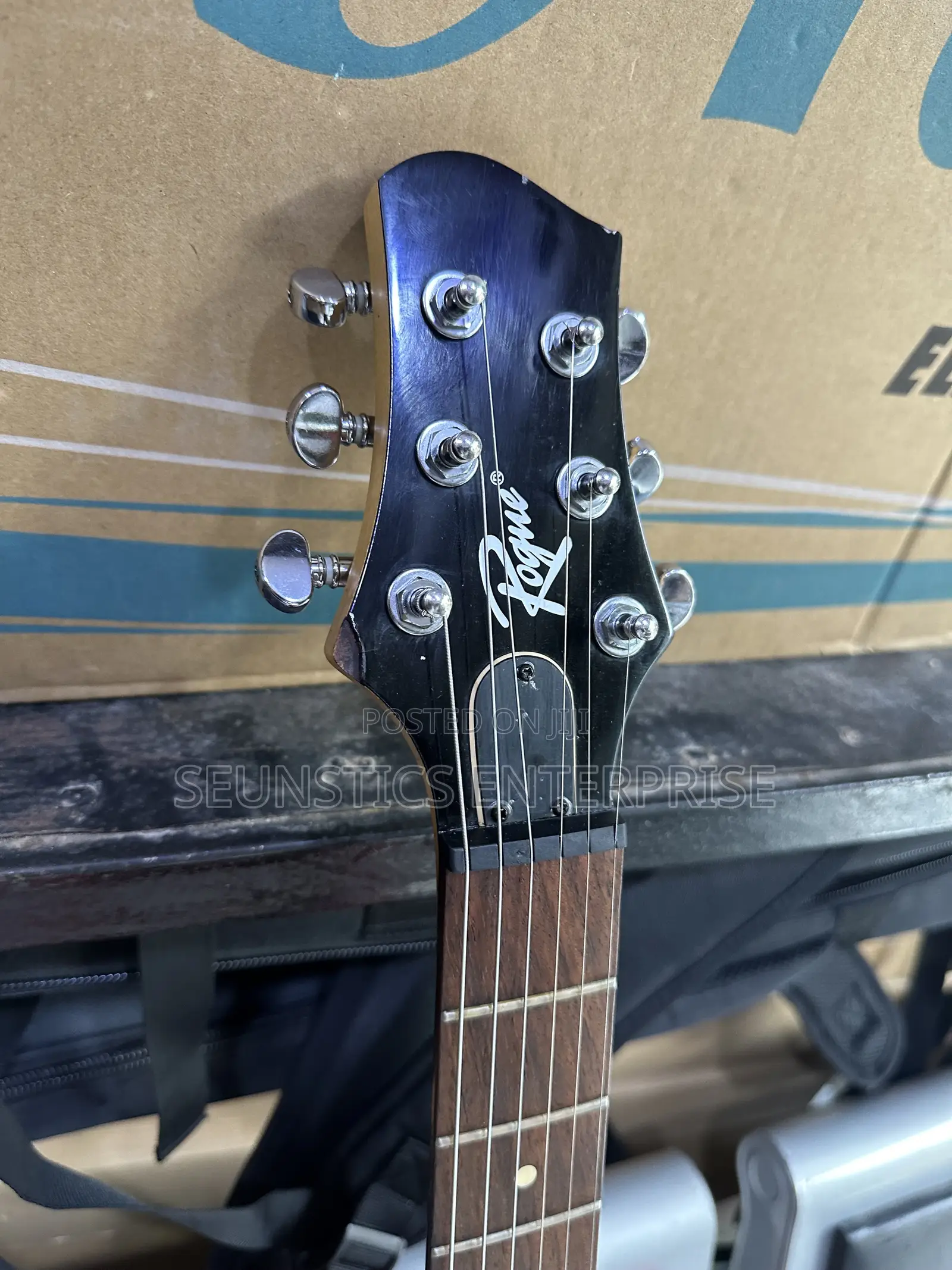 Quality Rogue Les Paul Style Guitar
