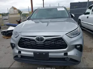 Toyota Highlander XLE 2021 Gray