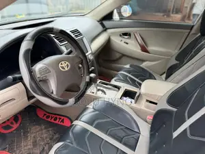 Toyota Camry XLE 4dr Sedan (2.5L 4cyl 6A) 2011 White