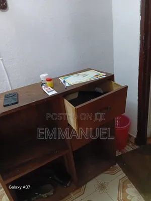 Book Shelf With 2 Drawers