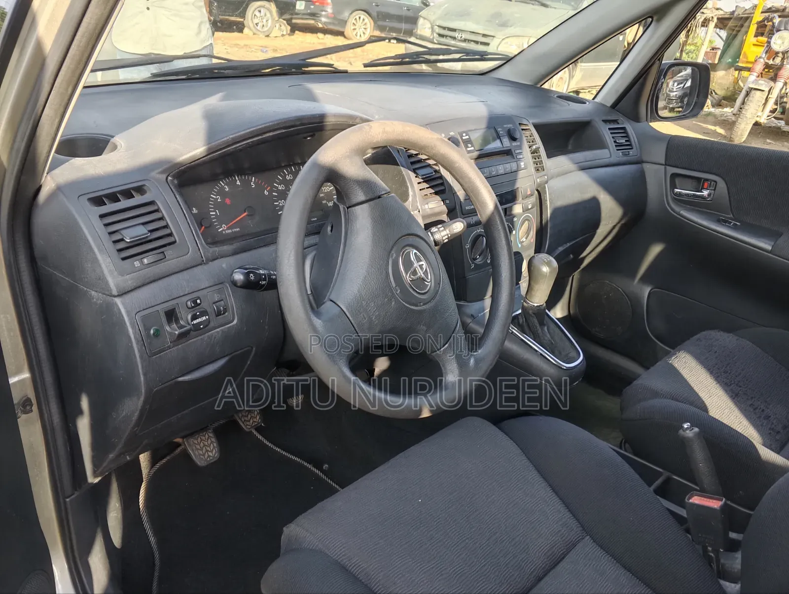 Toyota Corolla 2005 Gold