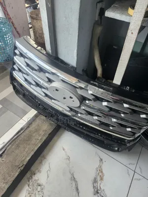 Front Grill Ford Explorer 2016