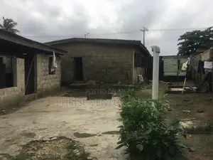 6bdrm Bungalow in Ebute for sale