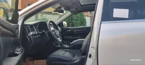 Toyota Highlander Limited Platinum 4dr SUV AWD (3.5L 6cyl 6A) 2014