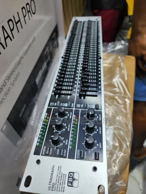 Behringer Ultragraph Pro Fbq3102hd Equalizer