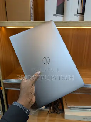 Laptop Dell Precision 5680 32GB Intel Core i7 SSD 512GB