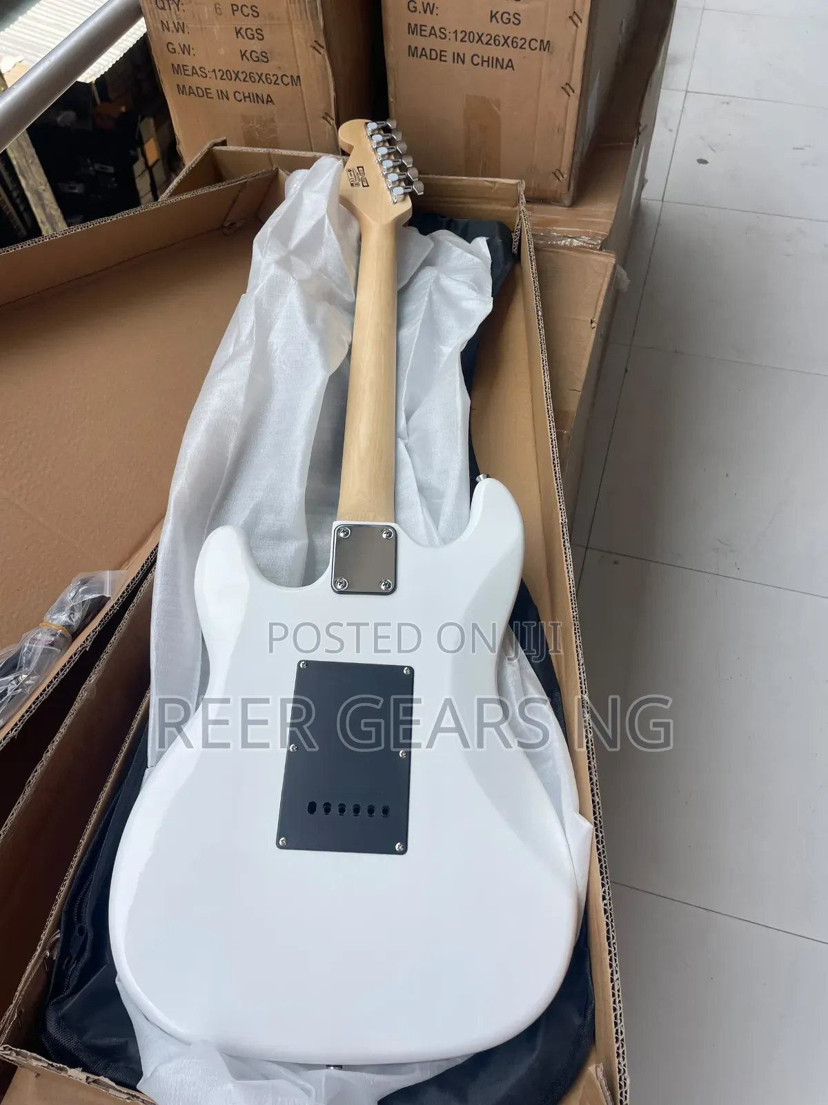 White Fender Stratocaster USA Electric Guitar