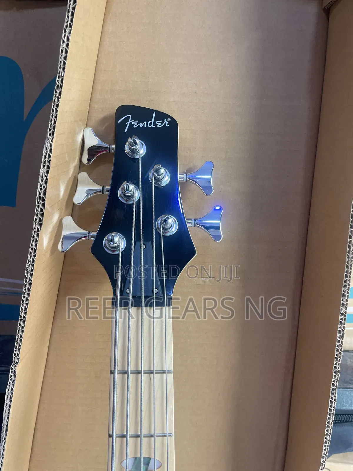 Fender 5 Strings Active Bass Guitar White
