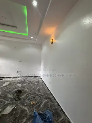 Mini Flat in Liberty, Ago Palace for rent