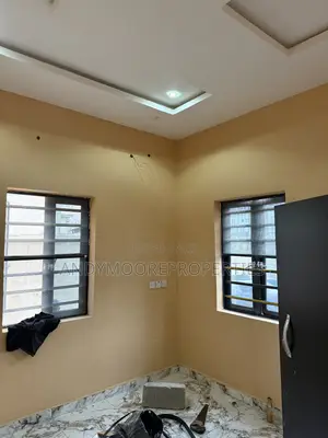 Mini Flat in Liberty, Ago Palace for rent