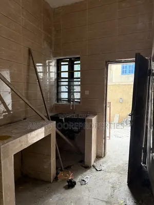 Mini Flat in Liberty, Ago Palace for rent