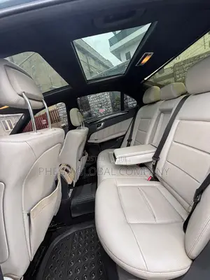 Mercedes-Benz E350 Base 4Matic Sedan AWD (3.5L 6cyl 7A) 2010 Blue