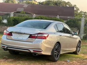 Honda Accord EX-L V-6 4dr Sedan FWD (3.5L 6cyl 6A) 2016 Silver