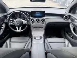 Mercedes-Benz GLC-Class 2022 Gold