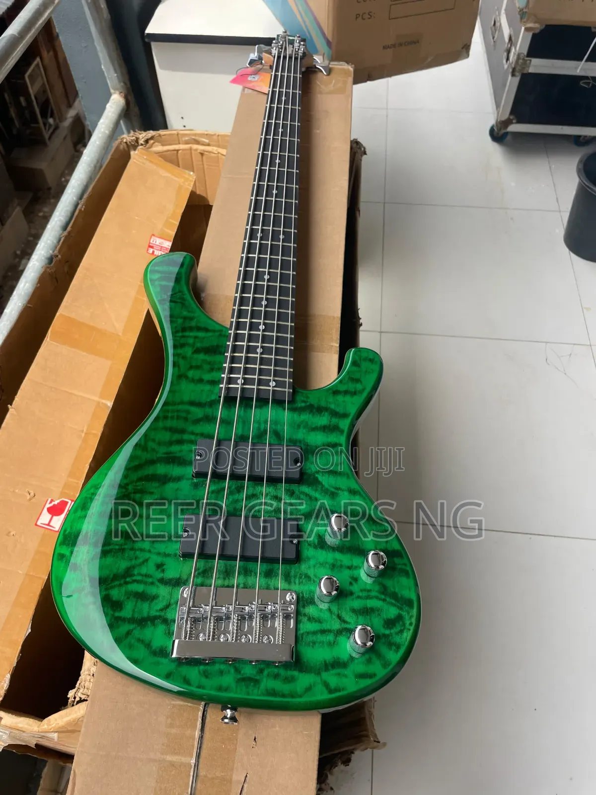 DB-120 Bullfighter Bass Guitar 5 Strings Active